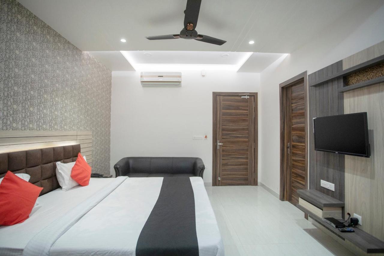 Capital O 69415 Green View Resort Alīgarh Exteriér fotografie