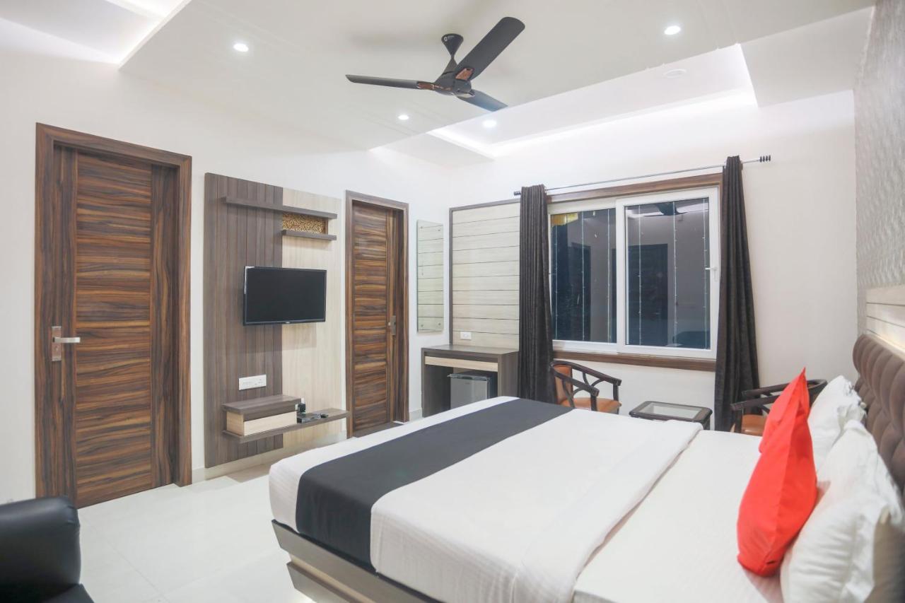 Capital O 69415 Green View Resort Alīgarh Exteriér fotografie