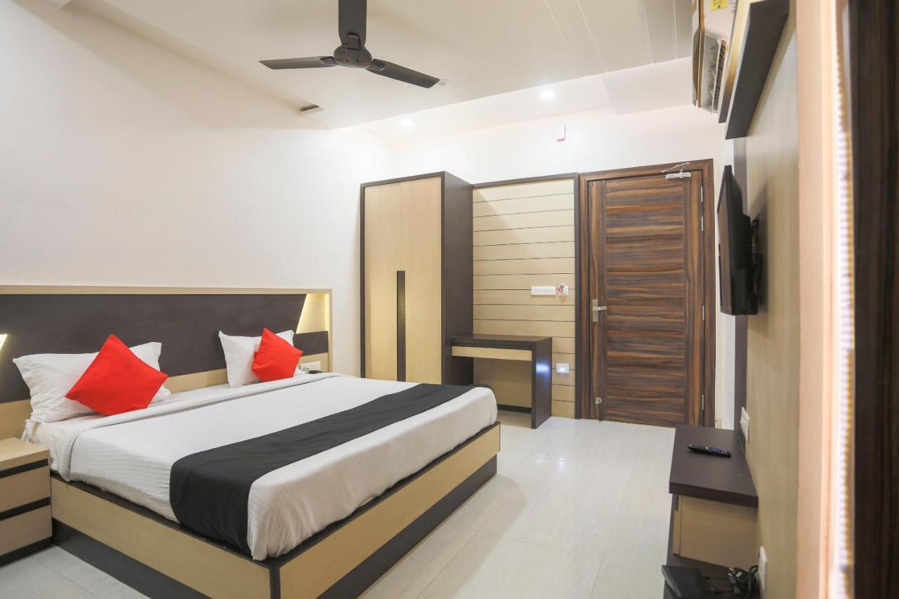 Capital O 69415 Green View Resort Alīgarh Exteriér fotografie